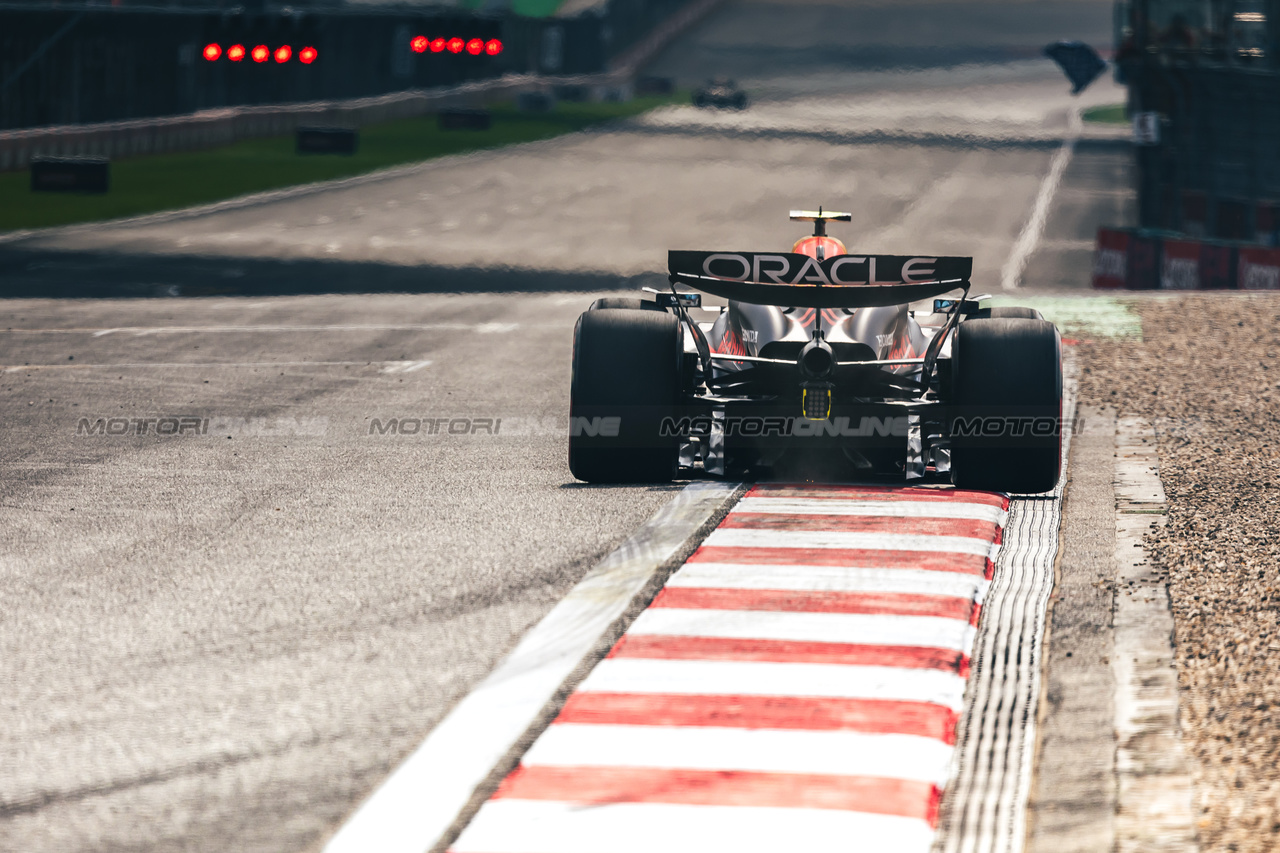 GP CINA, Sergio Perez (MEX) Red Bull Racing RB20.

20.04.2024. Formula 1 World Championship, Rd 5, Chinese Grand Prix, Shanghai, China, Sprint e Qualifiche Day.

- www.xpbimages.com, EMail: requests@xpbimages.com © Copyright: Bearne / XPB Images