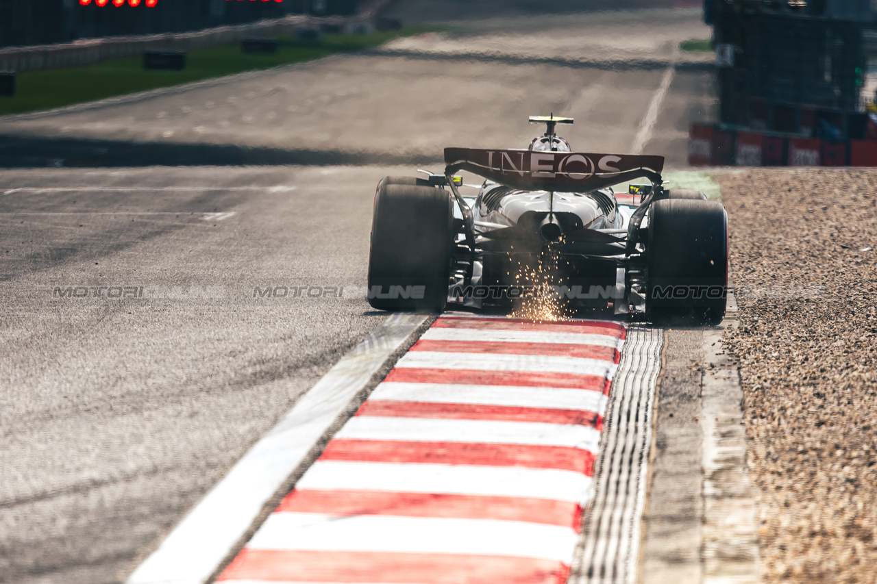 GP CINA, Lewis Hamilton (GBR) Mercedes AMG F1 W15.

20.04.2024. Formula 1 World Championship, Rd 5, Chinese Grand Prix, Shanghai, China, Sprint e Qualifiche Day.

- www.xpbimages.com, EMail: requests@xpbimages.com © Copyright: Bearne / XPB Images