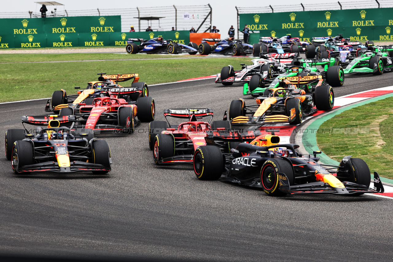 GP CINA, Max Verstappen (NLD) Red Bull Racing RB20 at the partenza of Sprint.

20.04.2024. Formula 1 World Championship, Rd 5, Chinese Grand Prix, Shanghai, China, Sprint e Qualifiche Day.

- www.xpbimages.com, EMail: requests@xpbimages.com © Copyright: Bearne / XPB Images