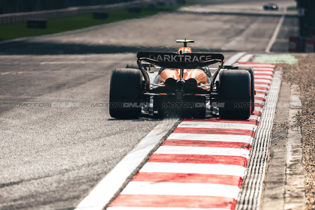 GP CINA, Lando Norris (GBR) McLaren MCL38.

20.04.2024. Formula 1 World Championship, Rd 5, Chinese Grand Prix, Shanghai, China, Sprint e Qualifiche Day.

- www.xpbimages.com, EMail: requests@xpbimages.com © Copyright: Bearne / XPB Images