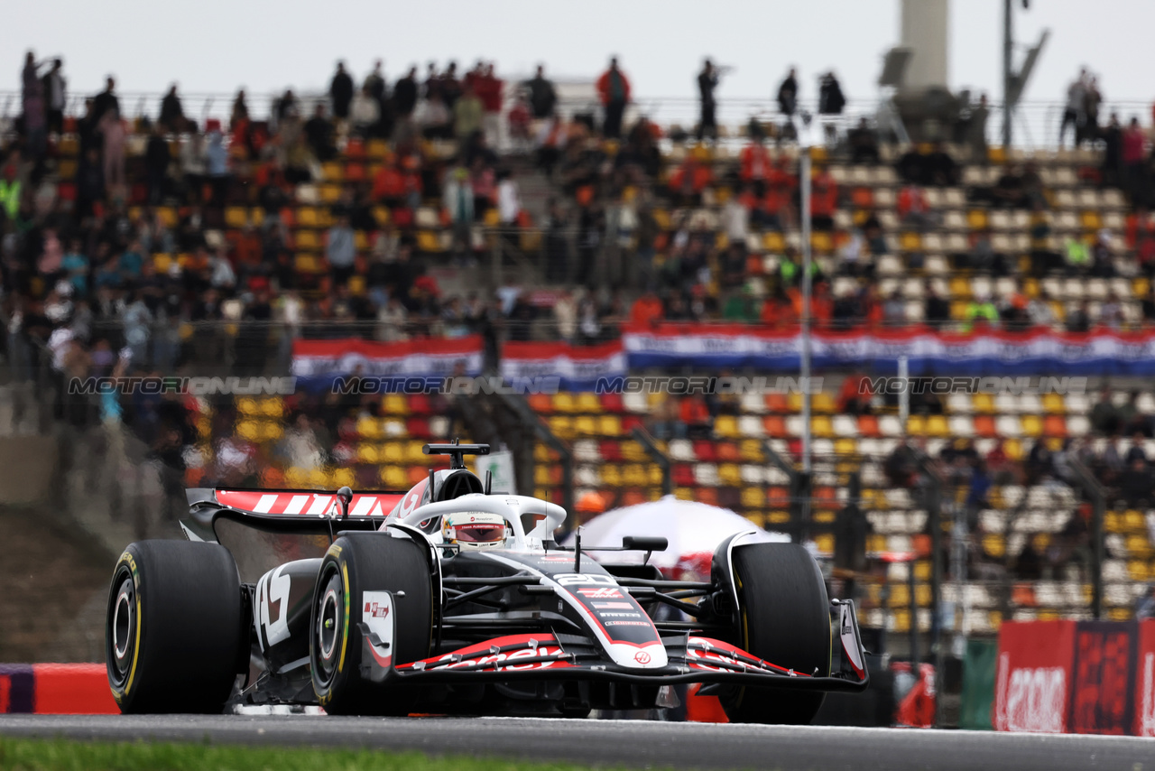 GP CINA, Kevin Magnussen (DEN) Haas VF-24.

19.04.2024. Formula 1 World Championship, Rd 5, Chinese Grand Prix, Shanghai, China, Sprint Qualifiche Day.

- www.xpbimages.com, EMail: requests@xpbimages.com © Copyright: Bearne / XPB Images