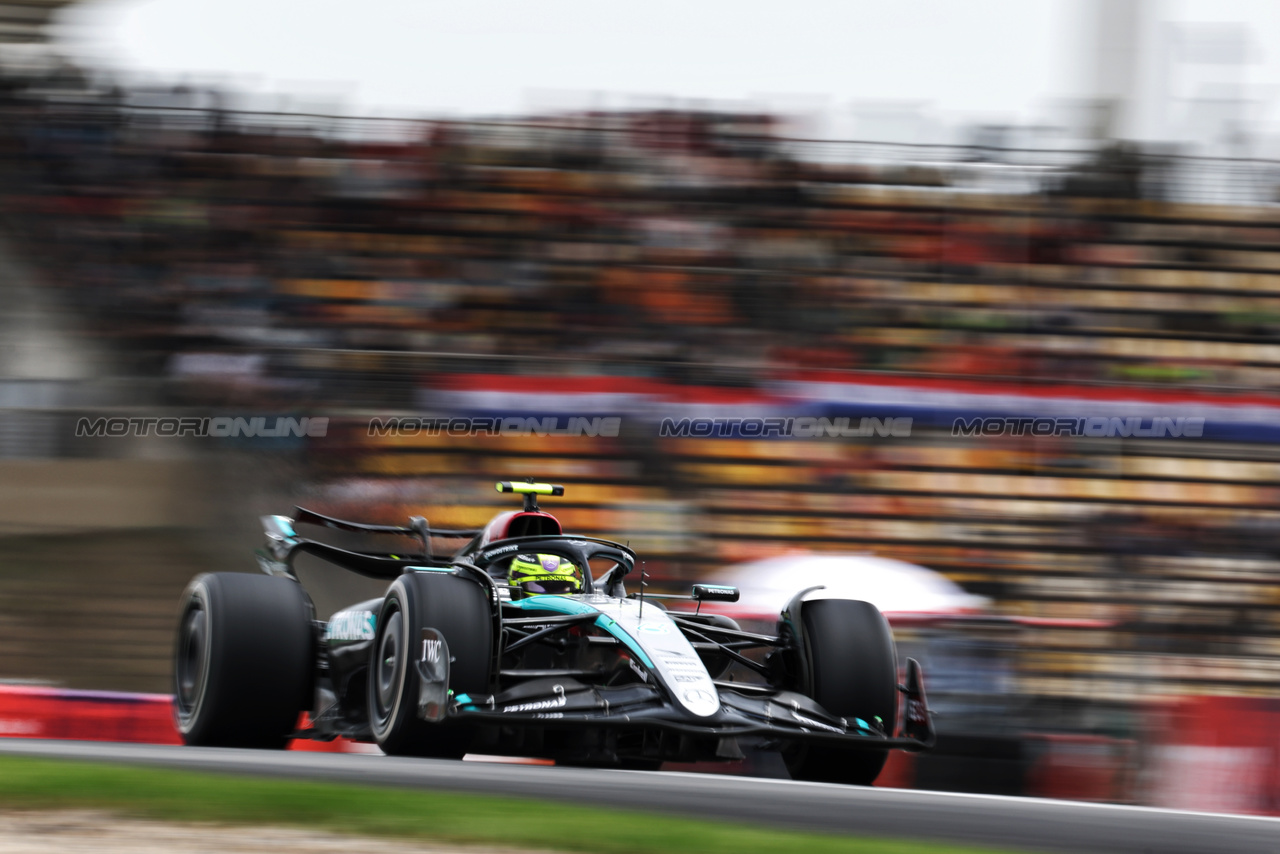 GP CINA, Lewis Hamilton (GBR) Mercedes AMG F1 W15.

19.04.2024. Formula 1 World Championship, Rd 5, Chinese Grand Prix, Shanghai, China, Sprint Qualifiche Day.

- www.xpbimages.com, EMail: requests@xpbimages.com © Copyright: Bearne / XPB Images