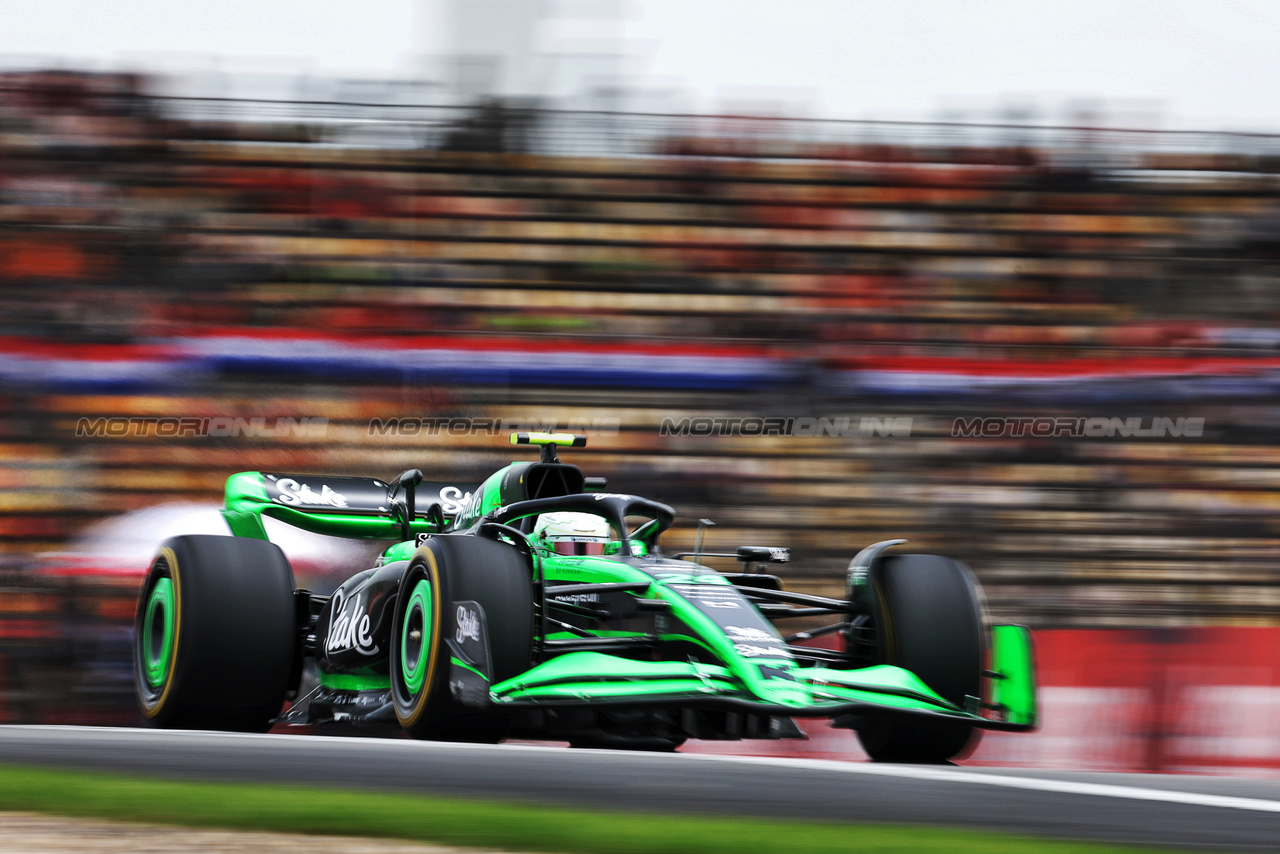 GP CINA, Zhou Guanyu (CHN) Sauber C44.

19.04.2024. Formula 1 World Championship, Rd 5, Chinese Grand Prix, Shanghai, China, Sprint Qualifiche Day.

- www.xpbimages.com, EMail: requests@xpbimages.com © Copyright: Bearne / XPB Images