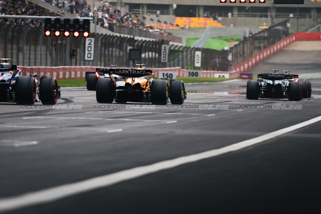 GP CINA, Oscar Piastri (AUS) McLaren MCL38.

19.04.2024. Formula 1 World Championship, Rd 5, Chinese Grand Prix, Shanghai, China, Sprint Qualifiche Day.

- www.xpbimages.com, EMail: requests@xpbimages.com © Copyright: Bearne / XPB Images