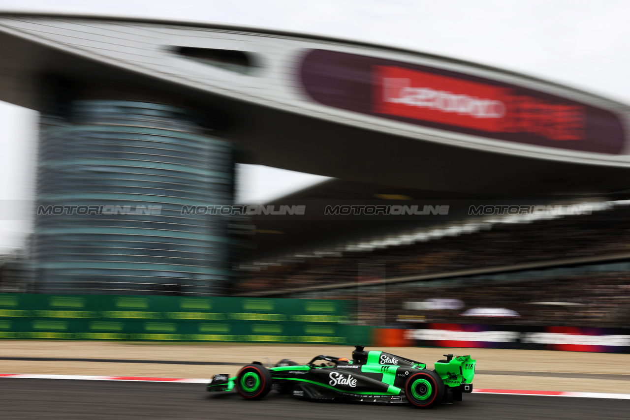 GP CINA, Valtteri Bottas (FIN) Sauber C44.

19.04.2024. Formula 1 World Championship, Rd 5, Chinese Grand Prix, Shanghai, China, Sprint Qualifiche Day.

- www.xpbimages.com, EMail: requests@xpbimages.com © Copyright: Rew / XPB Images