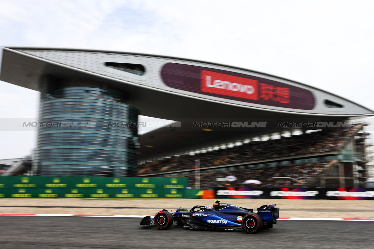 GP CINA, Logan Sargeant (USA) Williams Racing FW46.

19.04.2024. Formula 1 World Championship, Rd 5, Chinese Grand Prix, Shanghai, China, Sprint Qualifiche Day.

- www.xpbimages.com, EMail: requests@xpbimages.com © Copyright: Rew / XPB Images