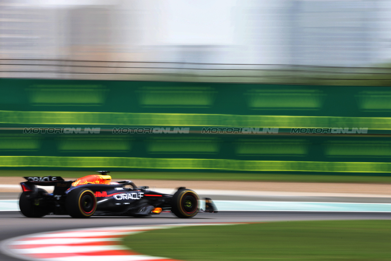 GP CINA, Max Verstappen (NLD) Red Bull Racing RB20.

19.04.2024. Formula 1 World Championship, Rd 5, Chinese Grand Prix, Shanghai, China, Sprint Qualifiche Day.

- www.xpbimages.com, EMail: requests@xpbimages.com © Copyright: Rew / XPB Images