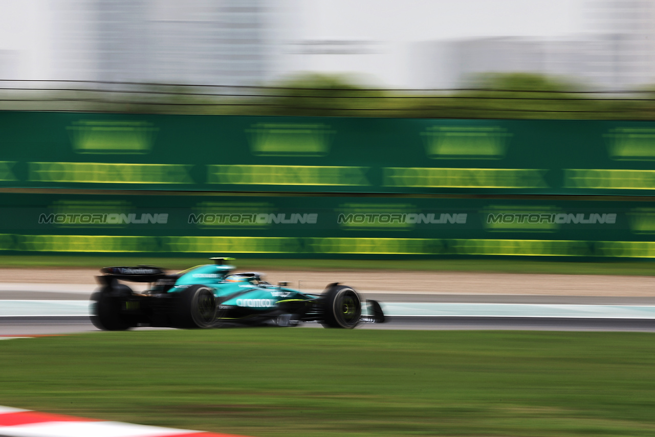 GP CINA, Fernando Alonso (ESP) Aston Martin F1 Team AMR24.

19.04.2024. Formula 1 World Championship, Rd 5, Chinese Grand Prix, Shanghai, China, Sprint Qualifiche Day.

- www.xpbimages.com, EMail: requests@xpbimages.com © Copyright: Rew / XPB Images