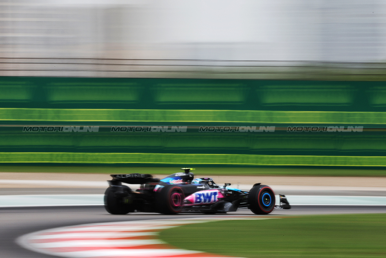 GP CINA, Pierre Gasly (FRA) Alpine F1 Team A524.

19.04.2024. Formula 1 World Championship, Rd 5, Chinese Grand Prix, Shanghai, China, Sprint Qualifiche Day.

- www.xpbimages.com, EMail: requests@xpbimages.com © Copyright: Rew / XPB Images