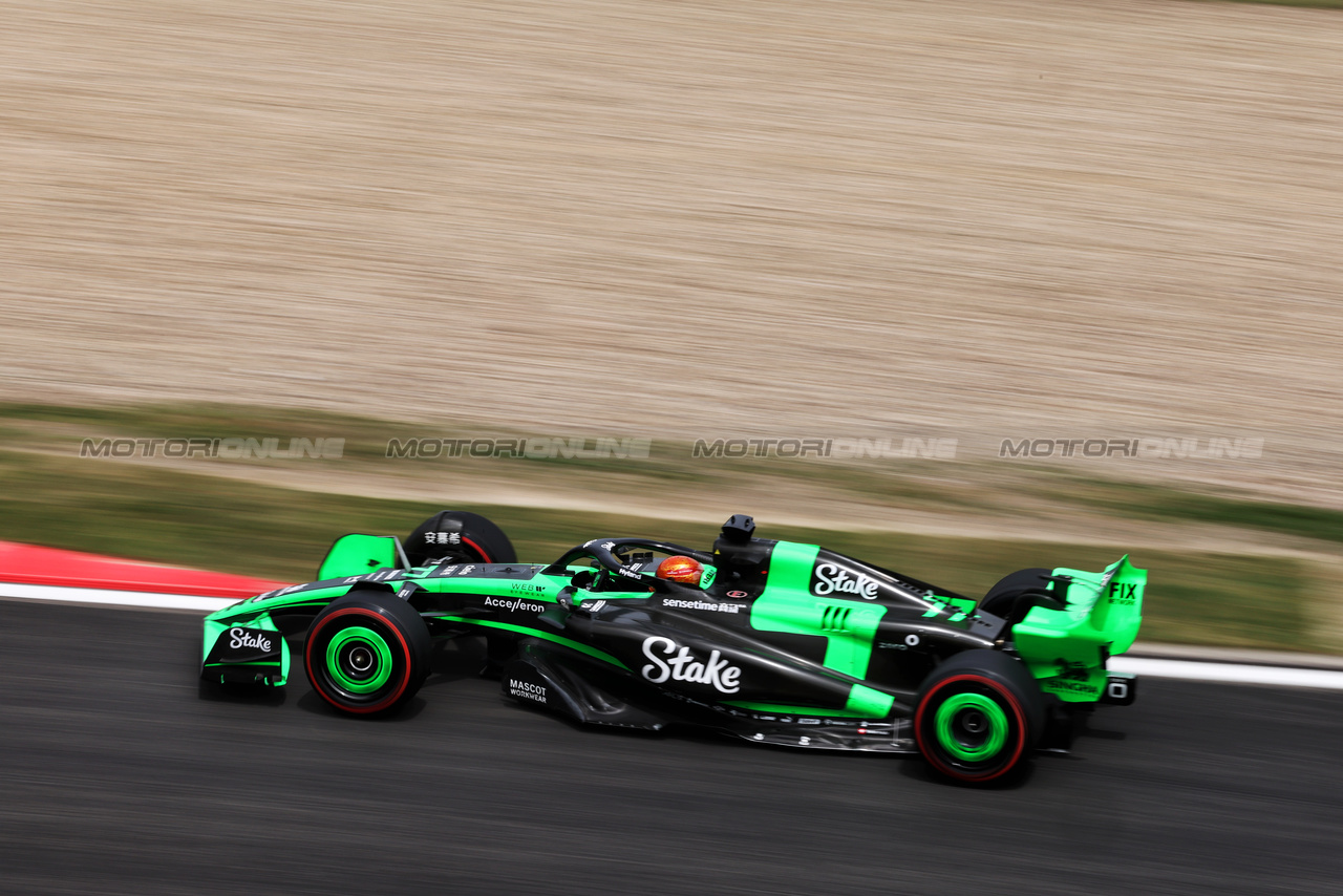 GP CINA, Valtteri Bottas (FIN) Sauber C44.

19.04.2024. Formula 1 World Championship, Rd 5, Chinese Grand Prix, Shanghai, China, Sprint Qualifiche Day.

- www.xpbimages.com, EMail: requests@xpbimages.com © Copyright: Rew / XPB Images