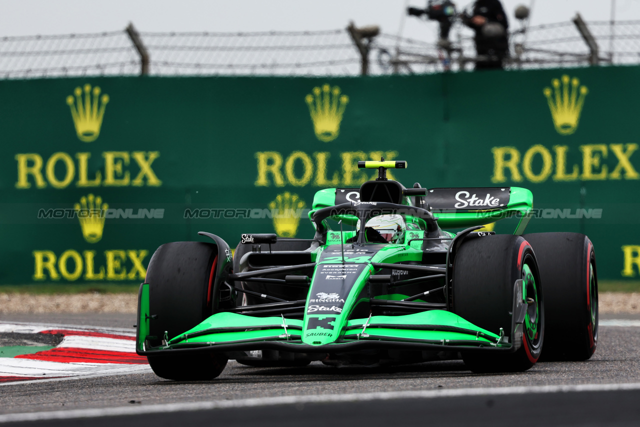 GP CINA, Zhou Guanyu (CHN) Sauber C44.

19.04.2024. Formula 1 World Championship, Rd 5, Chinese Grand Prix, Shanghai, China, Sprint Qualifiche Day.

- www.xpbimages.com, EMail: requests@xpbimages.com © Copyright: Rew / XPB Images