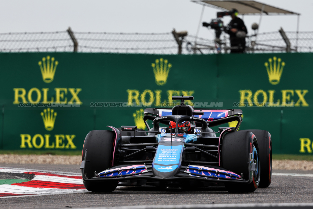 GP CINA, Esteban Ocon (FRA) Alpine F1 Team A524.

19.04.2024. Formula 1 World Championship, Rd 5, Chinese Grand Prix, Shanghai, China, Sprint Qualifiche Day.

- www.xpbimages.com, EMail: requests@xpbimages.com © Copyright: Rew / XPB Images