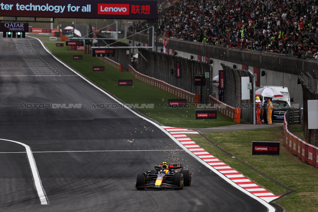 GP CINA, Sergio Perez (MEX) Red Bull Racing RB20.

19.04.2024. Formula 1 World Championship, Rd 5, Chinese Grand Prix, Shanghai, China, Sprint Qualifiche Day.

- www.xpbimages.com, EMail: requests@xpbimages.com © Copyright: Rew / XPB Images