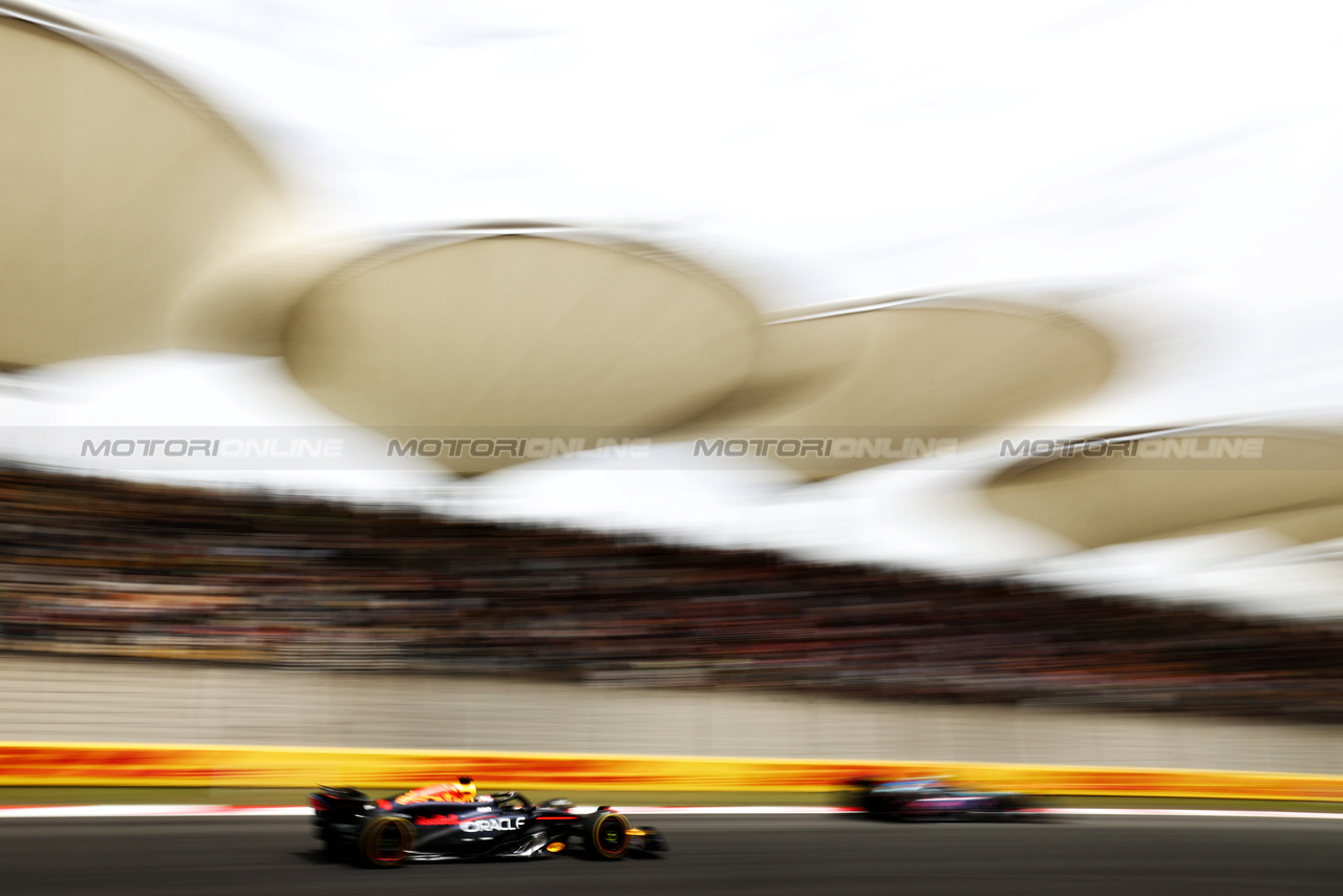 GP CINA, Max Verstappen (NLD) Red Bull Racing RB20.

19.04.2024. Formula 1 World Championship, Rd 5, Chinese Grand Prix, Shanghai, China, Sprint Qualifiche Day.

 - www.xpbimages.com, EMail: requests@xpbimages.com © Copyright: Coates / XPB Images