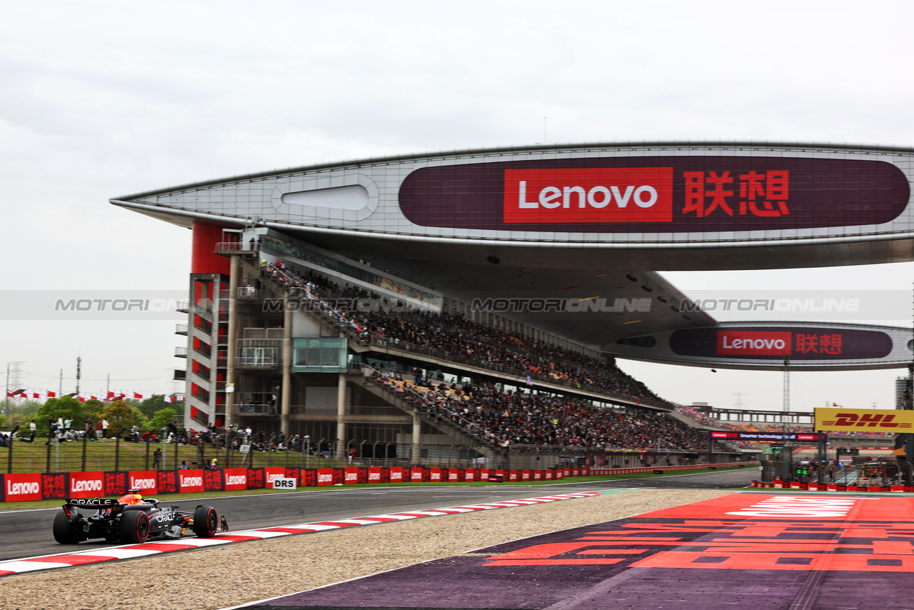 GP CINA, Max Verstappen (NLD) Red Bull Racing RB20.

19.04.2024. Formula 1 World Championship, Rd 5, Chinese Grand Prix, Shanghai, China, Sprint Qualifiche Day.

 - www.xpbimages.com, EMail: requests@xpbimages.com © Copyright: Coates / XPB Images