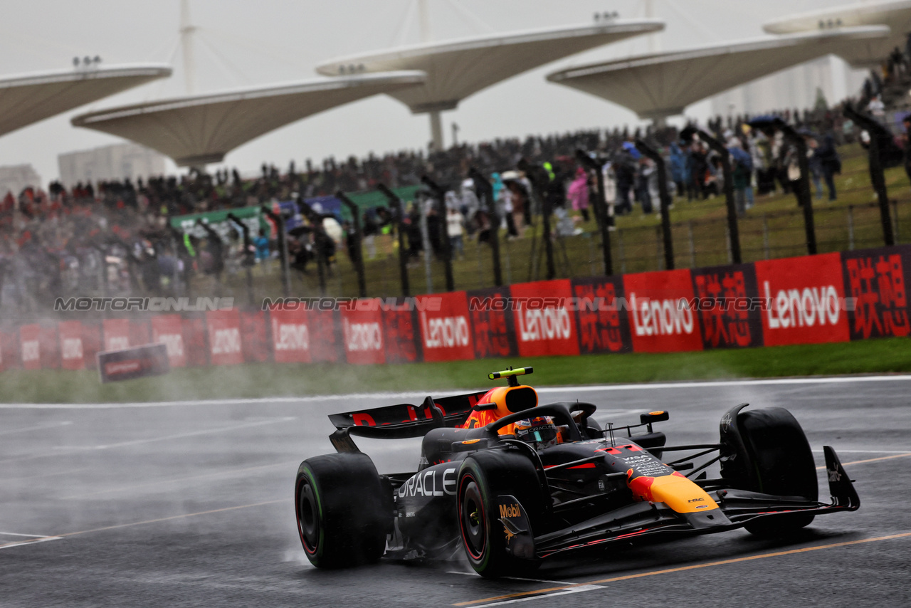 GP CINA, Sergio Perez (MEX) Red Bull Racing RB20.

19.04.2024. Formula 1 World Championship, Rd 5, Chinese Grand Prix, Shanghai, China, Sprint Qualifiche Day.

- www.xpbimages.com, EMail: requests@xpbimages.com © Copyright: Batchelor / XPB Images