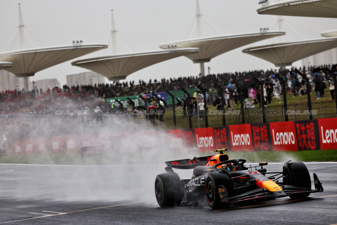 GP CINA, Sergio Perez (MEX) Red Bull Racing RB20.

19.04.2024. Formula 1 World Championship, Rd 5, Chinese Grand Prix, Shanghai, China, Sprint Qualifiche Day.

- www.xpbimages.com, EMail: requests@xpbimages.com © Copyright: Batchelor / XPB Images