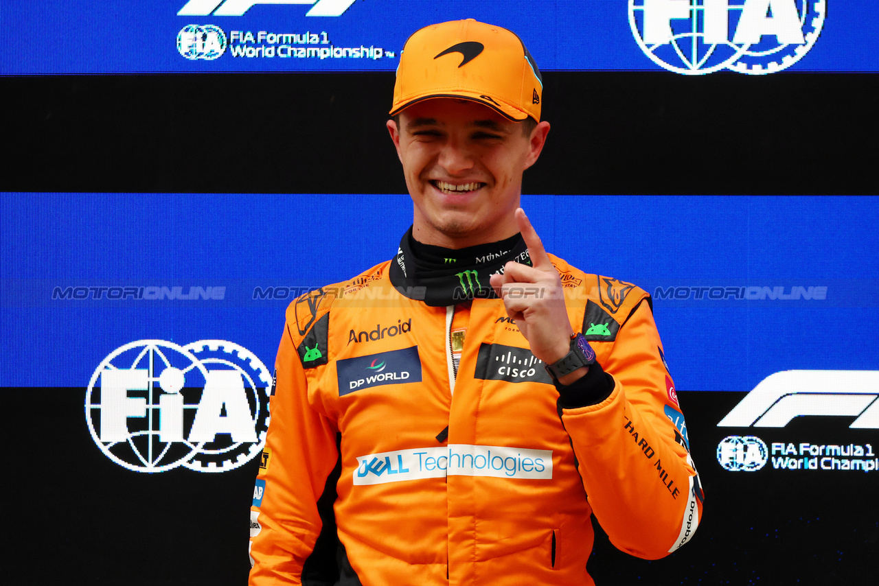 GP CINA, Lando Norris (GBR) McLaren celebrates pole position in Sprint qualifying parc ferme.

19.04.2024. Formula 1 World Championship, Rd 5, Chinese Grand Prix, Shanghai, China, Sprint Qualifiche Day.

- www.xpbimages.com, EMail: requests@xpbimages.com © Copyright: Batchelor / XPB Images