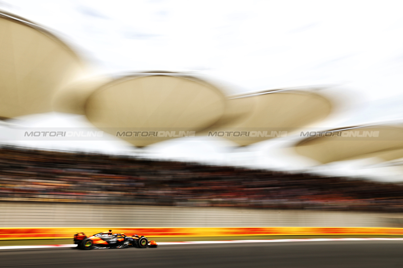 GP CINA, Oscar Piastri (AUS) McLaren MCL38.

19.04.2024. Formula 1 World Championship, Rd 5, Chinese Grand Prix, Shanghai, China, Sprint Qualifiche Day.

 - www.xpbimages.com, EMail: requests@xpbimages.com © Copyright: Coates / XPB Images