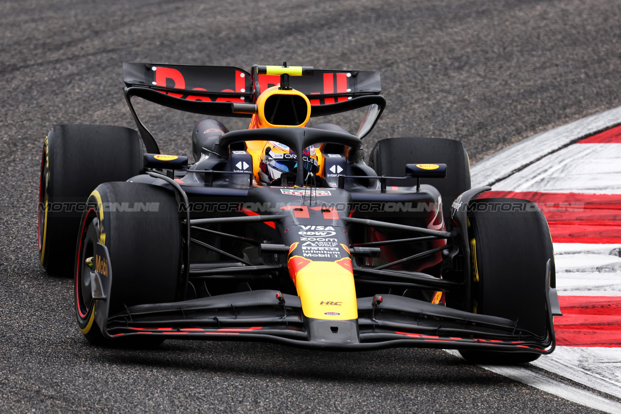 GP CINA, Sergio Perez (MEX) Red Bull Racing RB20.

19.04.2024. Formula 1 World Championship, Rd 5, Chinese Grand Prix, Shanghai, China, Sprint Qualifiche Day.

- www.xpbimages.com, EMail: requests@xpbimages.com © Copyright: Bearne / XPB Images