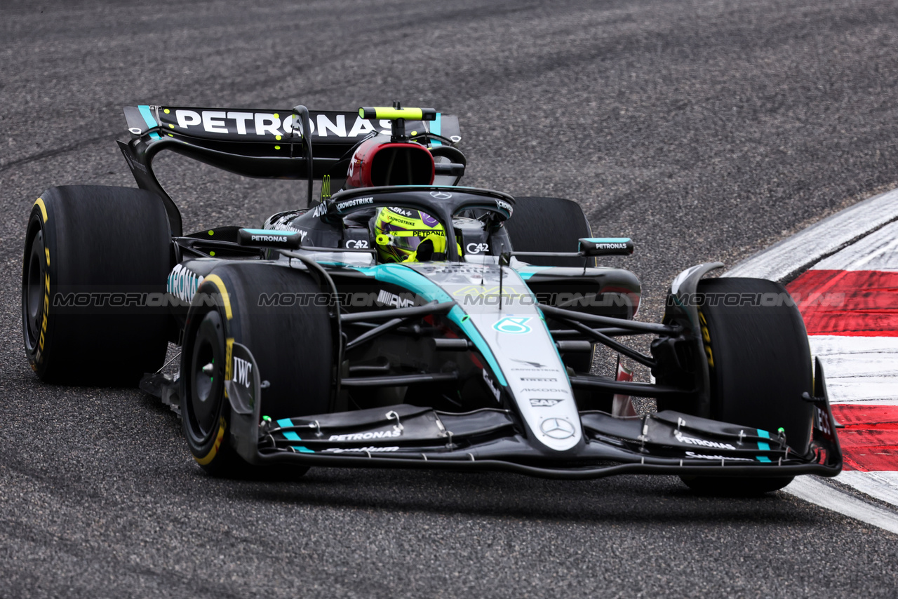 GP CINA, Lewis Hamilton (GBR) Mercedes AMG F1 W15.

19.04.2024. Formula 1 World Championship, Rd 5, Chinese Grand Prix, Shanghai, China, Sprint Qualifiche Day.

- www.xpbimages.com, EMail: requests@xpbimages.com © Copyright: Bearne / XPB Images