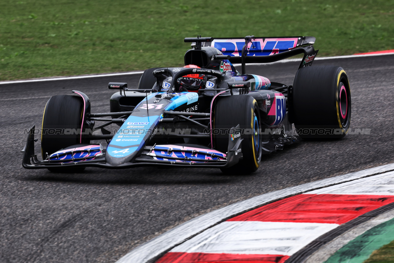 GP CINA, Esteban Ocon (FRA) Alpine F1 Team A524.

19.04.2024. Formula 1 World Championship, Rd 5, Chinese Grand Prix, Shanghai, China, Sprint Qualifiche Day.

- www.xpbimages.com, EMail: requests@xpbimages.com © Copyright: Bearne / XPB Images