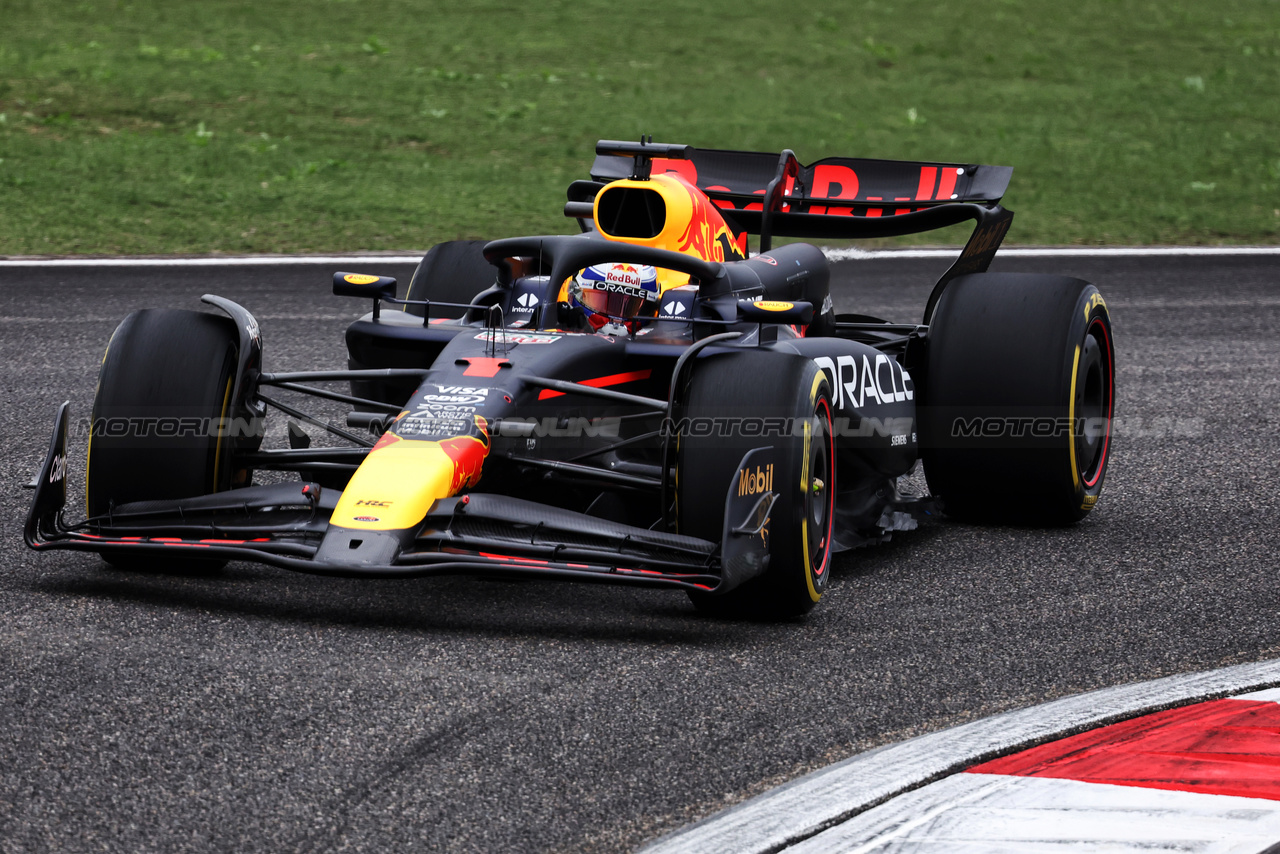 GP CINA, Max Verstappen (NLD) Red Bull Racing RB20.

19.04.2024. Formula 1 World Championship, Rd 5, Chinese Grand Prix, Shanghai, China, Sprint Qualifiche Day.

- www.xpbimages.com, EMail: requests@xpbimages.com © Copyright: Bearne / XPB Images