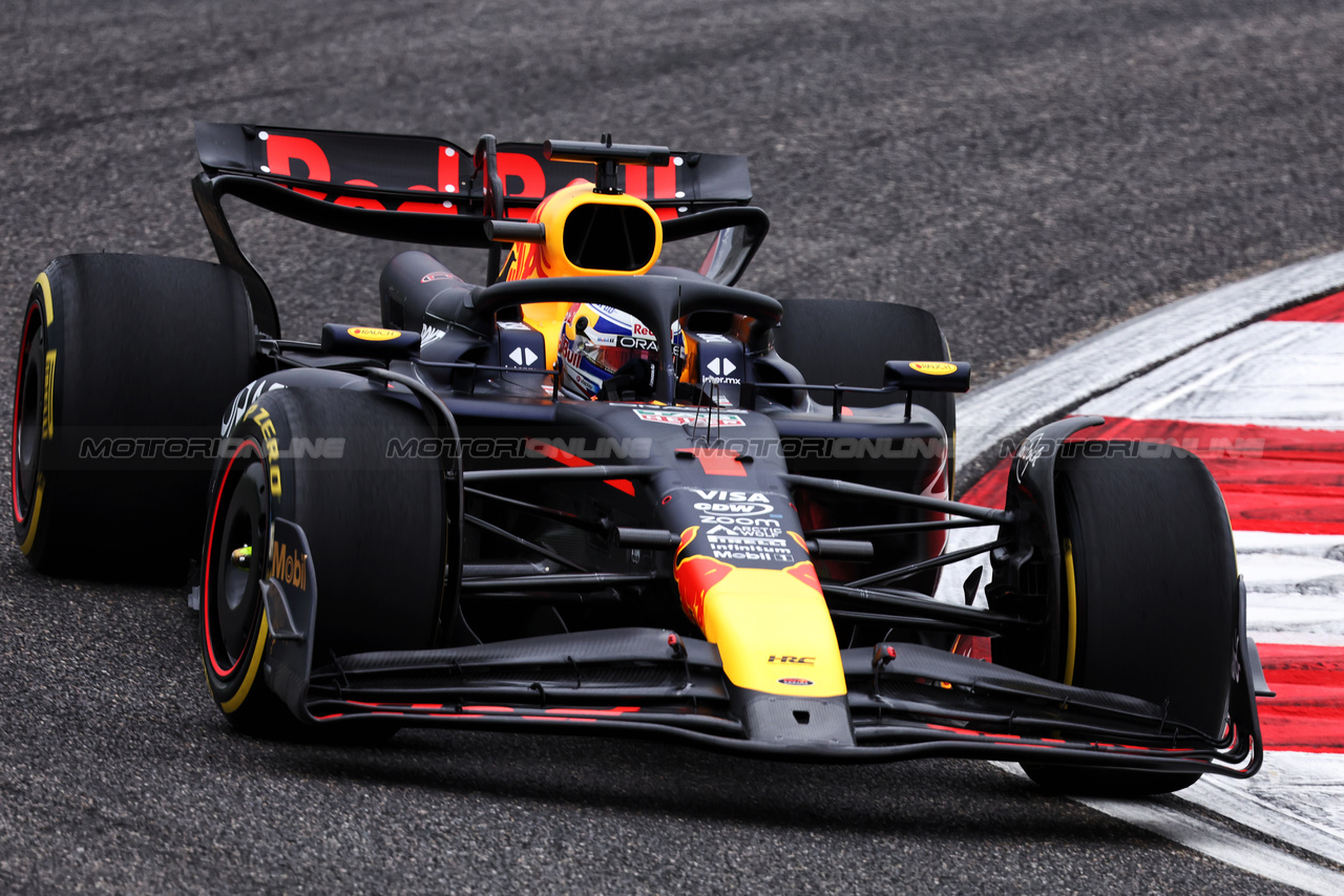 GP CINA, Max Verstappen (NLD) Red Bull Racing RB20.

19.04.2024. Formula 1 World Championship, Rd 5, Chinese Grand Prix, Shanghai, China, Sprint Qualifiche Day.

- www.xpbimages.com, EMail: requests@xpbimages.com © Copyright: Bearne / XPB Images