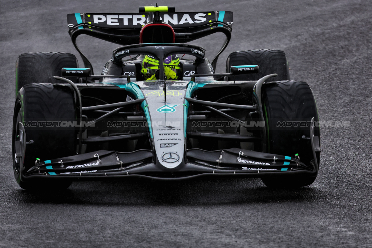 GP CINA, Lewis Hamilton (GBR) Mercedes AMG F1 W15.

19.04.2024. Formula 1 World Championship, Rd 5, Chinese Grand Prix, Shanghai, China, Sprint Qualifiche Day.

- www.xpbimages.com, EMail: requests@xpbimages.com © Copyright: Bearne / XPB Images