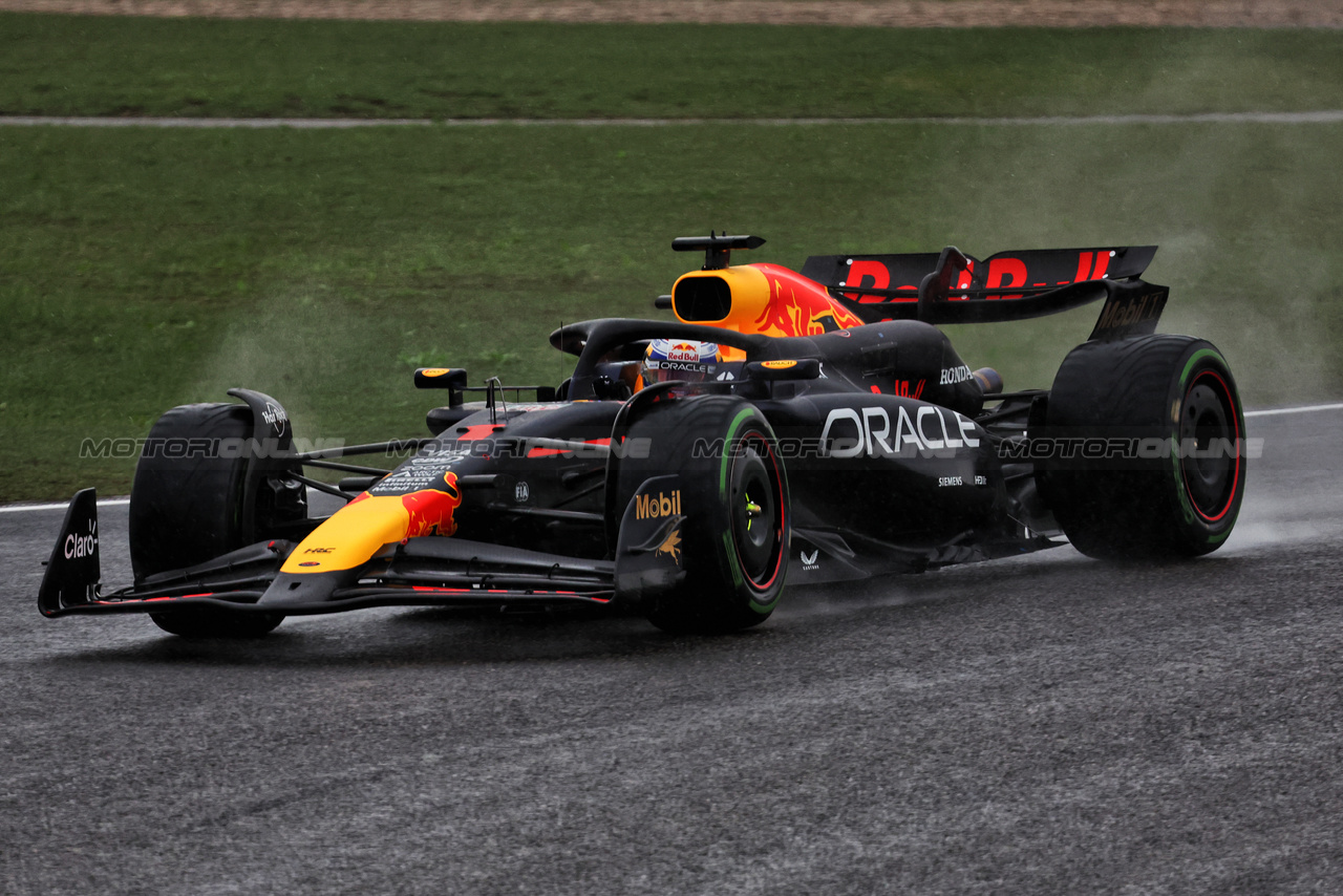 GP CINA, Max Verstappen (NLD) Red Bull Racing RB20.

19.04.2024. Formula 1 World Championship, Rd 5, Chinese Grand Prix, Shanghai, China, Sprint Qualifiche Day.

- www.xpbimages.com, EMail: requests@xpbimages.com © Copyright: Bearne / XPB Images