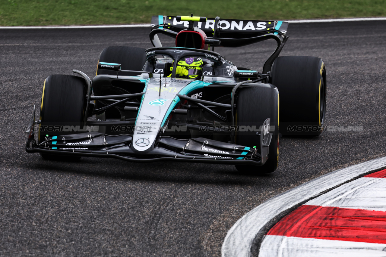 GP CINA, Lewis Hamilton (GBR) Mercedes AMG F1 W15.

19.04.2024. Formula 1 World Championship, Rd 5, Chinese Grand Prix, Shanghai, China, Sprint Qualifiche Day.

- www.xpbimages.com, EMail: requests@xpbimages.com © Copyright: Bearne / XPB Images