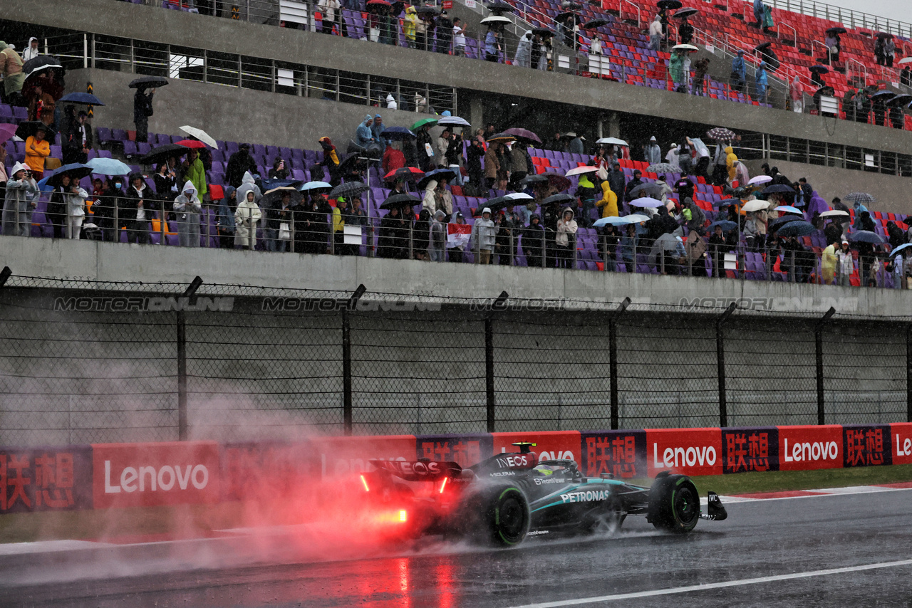 GP CINA, Lewis Hamilton (GBR) Mercedes AMG F1 W15.

19.04.2024. Formula 1 World Championship, Rd 5, Chinese Grand Prix, Shanghai, China, Sprint Qualifiche Day.

- www.xpbimages.com, EMail: requests@xpbimages.com © Copyright: Bearne / XPB Images