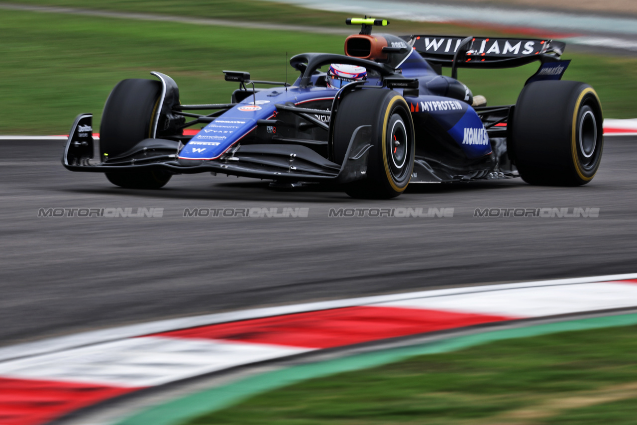 GP CINA, Logan Sargeant (USA) Williams Racing FW46.

19.04.2024. Formula 1 World Championship, Rd 5, Chinese Grand Prix, Shanghai, China, Sprint Qualifiche Day.

- www.xpbimages.com, EMail: requests@xpbimages.com © Copyright: Bearne / XPB Images