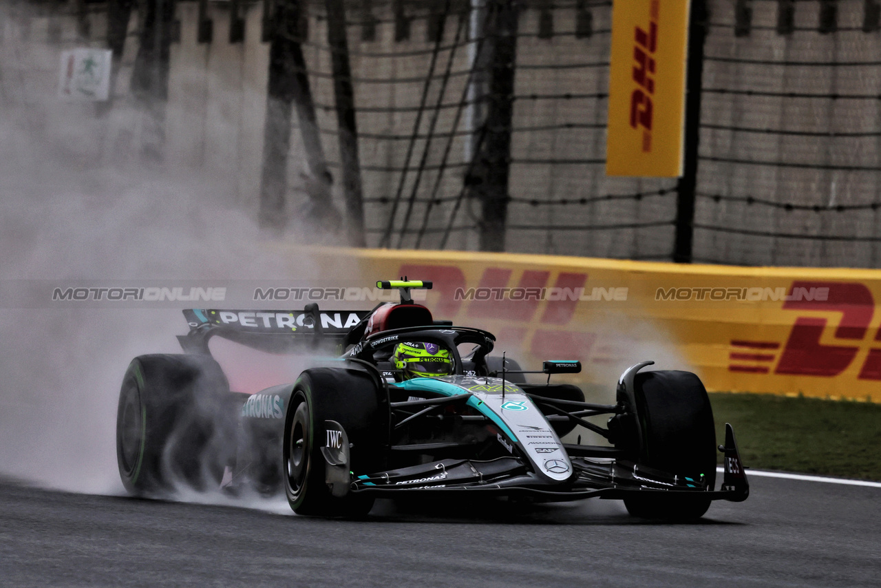 GP CINA, Lewis Hamilton (GBR) Mercedes AMG F1 W15.

19.04.2024. Formula 1 World Championship, Rd 5, Chinese Grand Prix, Shanghai, China, Sprint Qualifiche Day.

- www.xpbimages.com, EMail: requests@xpbimages.com © Copyright: Rew / XPB Images