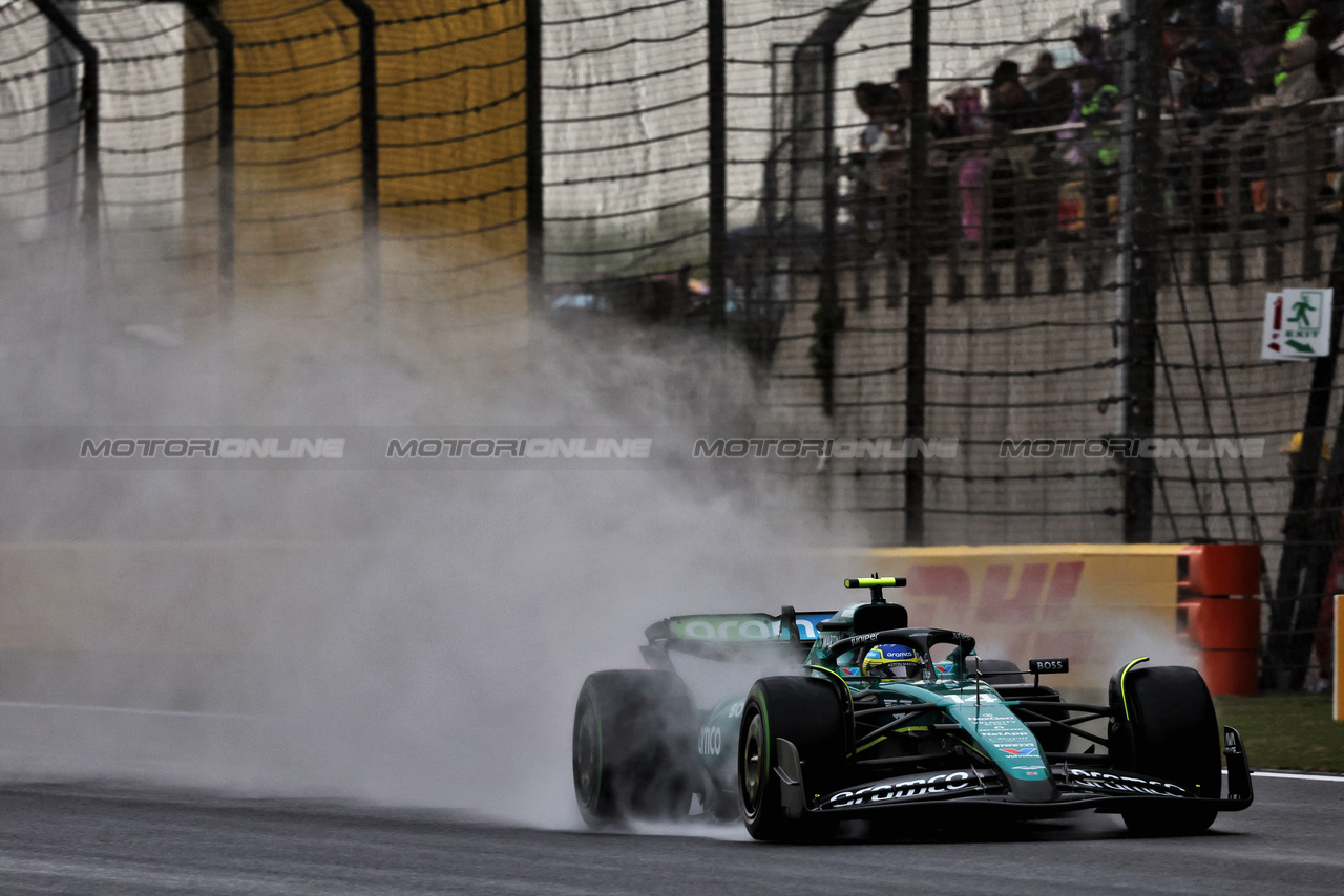 GP CINA, Fernando Alonso (ESP) Aston Martin F1 Team AMR24.

19.04.2024. Formula 1 World Championship, Rd 5, Chinese Grand Prix, Shanghai, China, Sprint Qualifiche Day.

- www.xpbimages.com, EMail: requests@xpbimages.com © Copyright: Rew / XPB Images