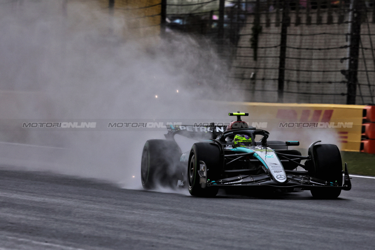 GP CINA, Lewis Hamilton (GBR) Mercedes AMG F1 W15.

19.04.2024. Formula 1 World Championship, Rd 5, Chinese Grand Prix, Shanghai, China, Sprint Qualifiche Day.

- www.xpbimages.com, EMail: requests@xpbimages.com © Copyright: Rew / XPB Images