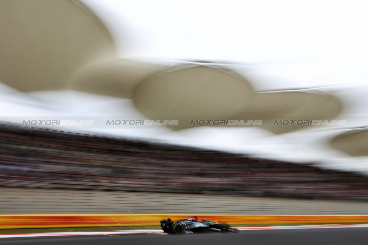 GP CINA, George Russell (GBR) Mercedes AMG F1 W15.

19.04.2024. Formula 1 World Championship, Rd 5, Chinese Grand Prix, Shanghai, China, Sprint Qualifiche Day.

- www.xpbimages.com, EMail: requests@xpbimages.com © Copyright: Rew / XPB Images