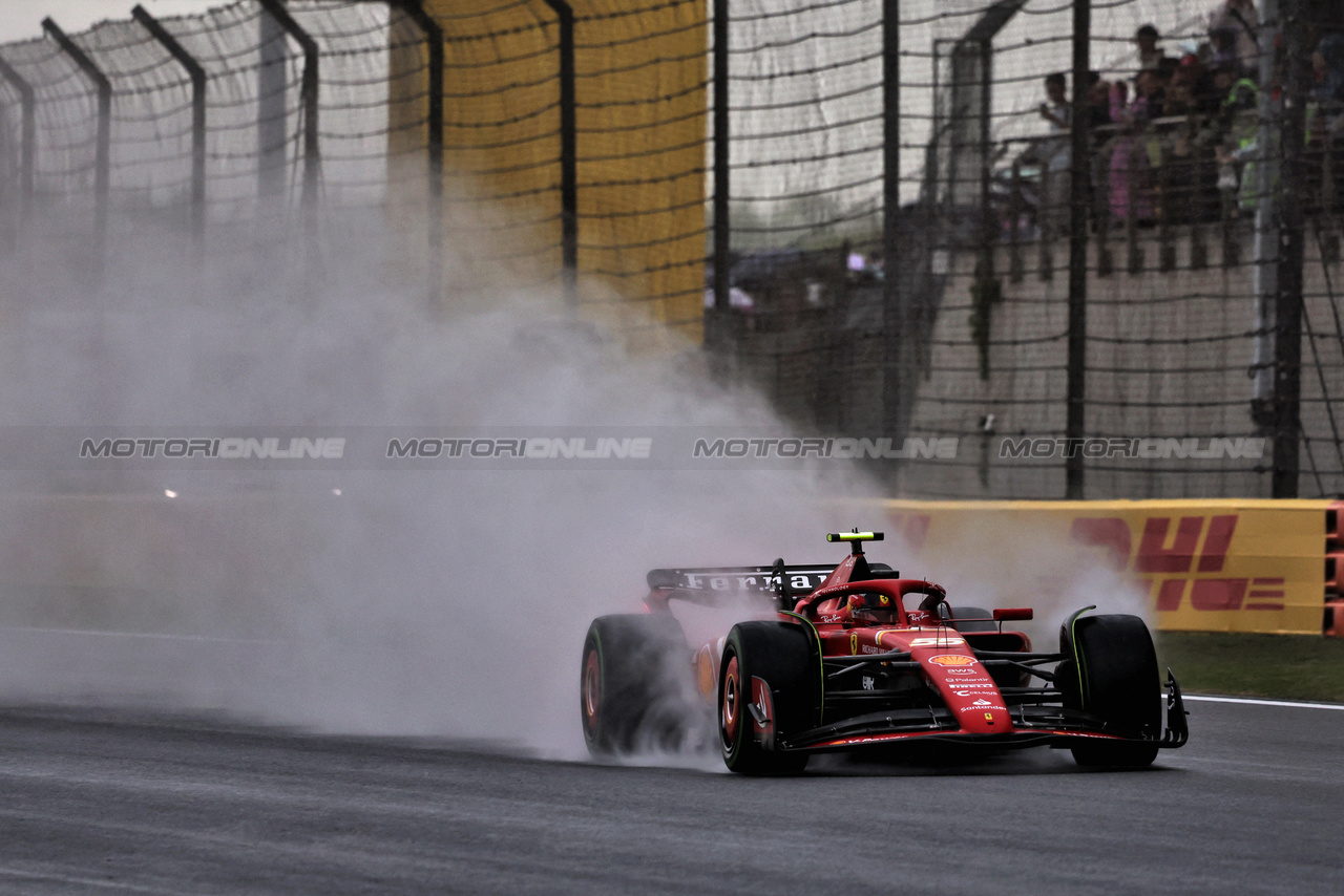 GP CINA, Carlos Sainz Jr (ESP) Ferrari SF-24.

19.04.2024. Formula 1 World Championship, Rd 5, Chinese Grand Prix, Shanghai, China, Sprint Qualifiche Day.

- www.xpbimages.com, EMail: requests@xpbimages.com © Copyright: Rew / XPB Images