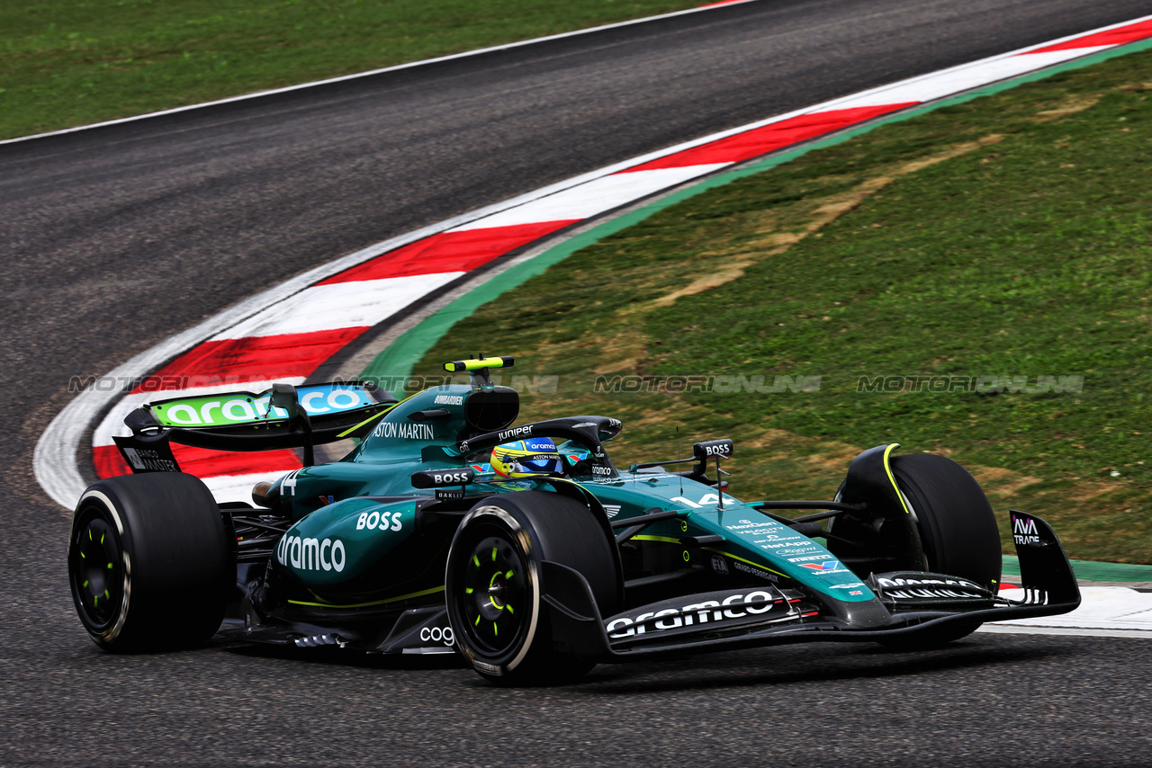 GP CINA, Fernando Alonso (ESP) Aston Martin F1 Team AMR24.

19.04.2024. Formula 1 World Championship, Rd 5, Chinese Grand Prix, Shanghai, China, Sprint Qualifiche Day.

- www.xpbimages.com, EMail: requests@xpbimages.com © Copyright: Batchelor / XPB Images