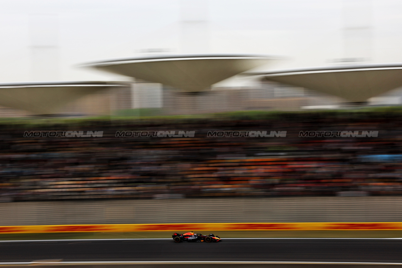 GP CINA, Max Verstappen (NLD) Red Bull Racing RB20.

19.04.2024. Formula 1 World Championship, Rd 5, Chinese Grand Prix, Shanghai, China, Sprint Qualifiche Day.

 - www.xpbimages.com, EMail: requests@xpbimages.com © Copyright: Coates / XPB Images