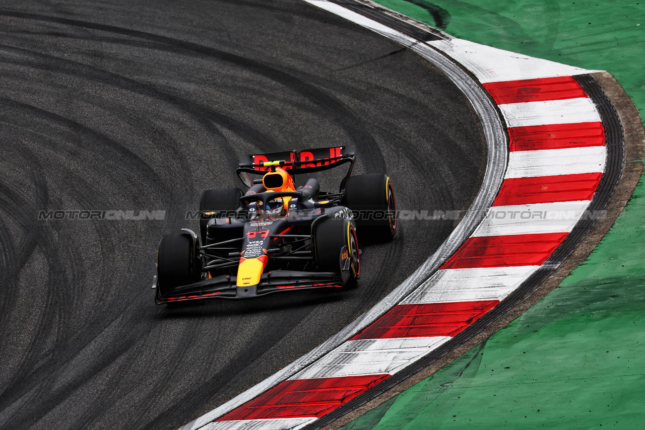 GP CINA, Sergio Perez (MEX) Red Bull Racing RB20.

19.04.2024. Formula 1 World Championship, Rd 5, Chinese Grand Prix, Shanghai, China, Sprint Qualifiche Day.

 - www.xpbimages.com, EMail: requests@xpbimages.com © Copyright: Coates / XPB Images