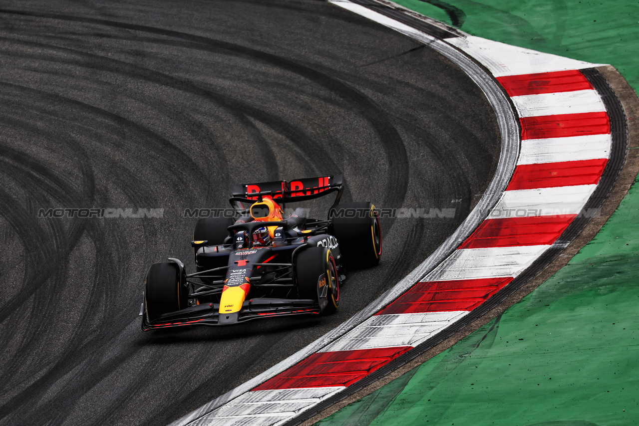 GP CINA, Max Verstappen (NLD) Red Bull Racing RB20.

19.04.2024. Formula 1 World Championship, Rd 5, Chinese Grand Prix, Shanghai, China, Sprint Qualifiche Day.

 - www.xpbimages.com, EMail: requests@xpbimages.com © Copyright: Coates / XPB Images