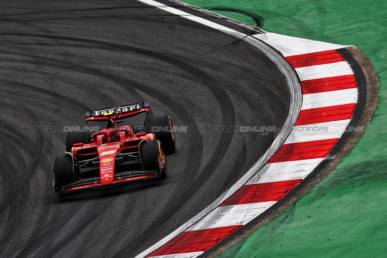 GP CINA, Carlos Sainz Jr (ESP) Ferrari SF-24.

19.04.2024. Formula 1 World Championship, Rd 5, Chinese Grand Prix, Shanghai, China, Sprint Qualifiche Day.

 - www.xpbimages.com, EMail: requests@xpbimages.com © Copyright: Coates / XPB Images