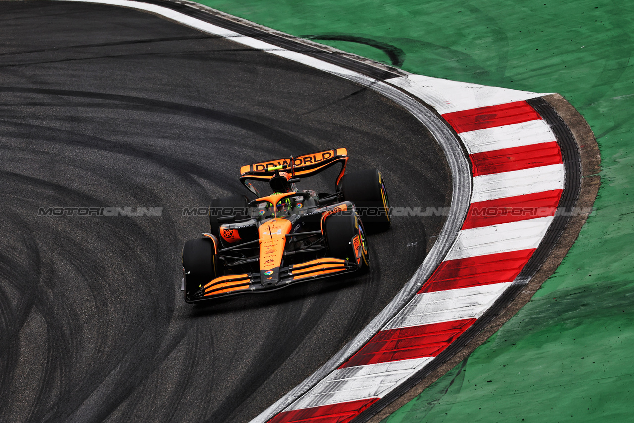 GP CINA, Lando Norris (GBR) McLaren MCL38.

19.04.2024. Formula 1 World Championship, Rd 5, Chinese Grand Prix, Shanghai, China, Sprint Qualifiche Day.

 - www.xpbimages.com, EMail: requests@xpbimages.com © Copyright: Coates / XPB Images