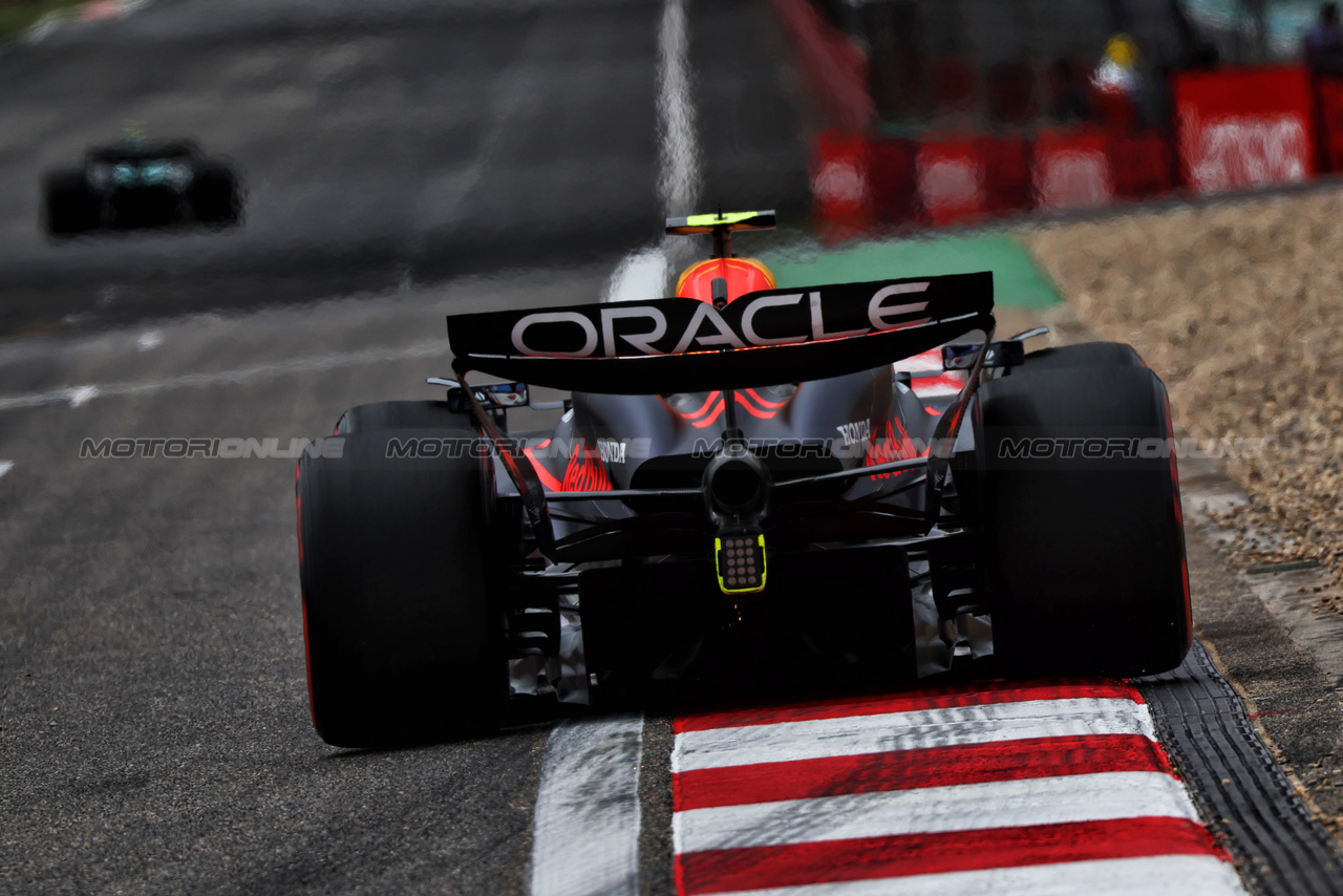 GP CINA, Sergio Perez (MEX) Red Bull Racing RB20.

19.04.2024. Formula 1 World Championship, Rd 5, Chinese Grand Prix, Shanghai, China, Sprint Qualifiche Day.

 - www.xpbimages.com, EMail: requests@xpbimages.com © Copyright: Coates / XPB Images