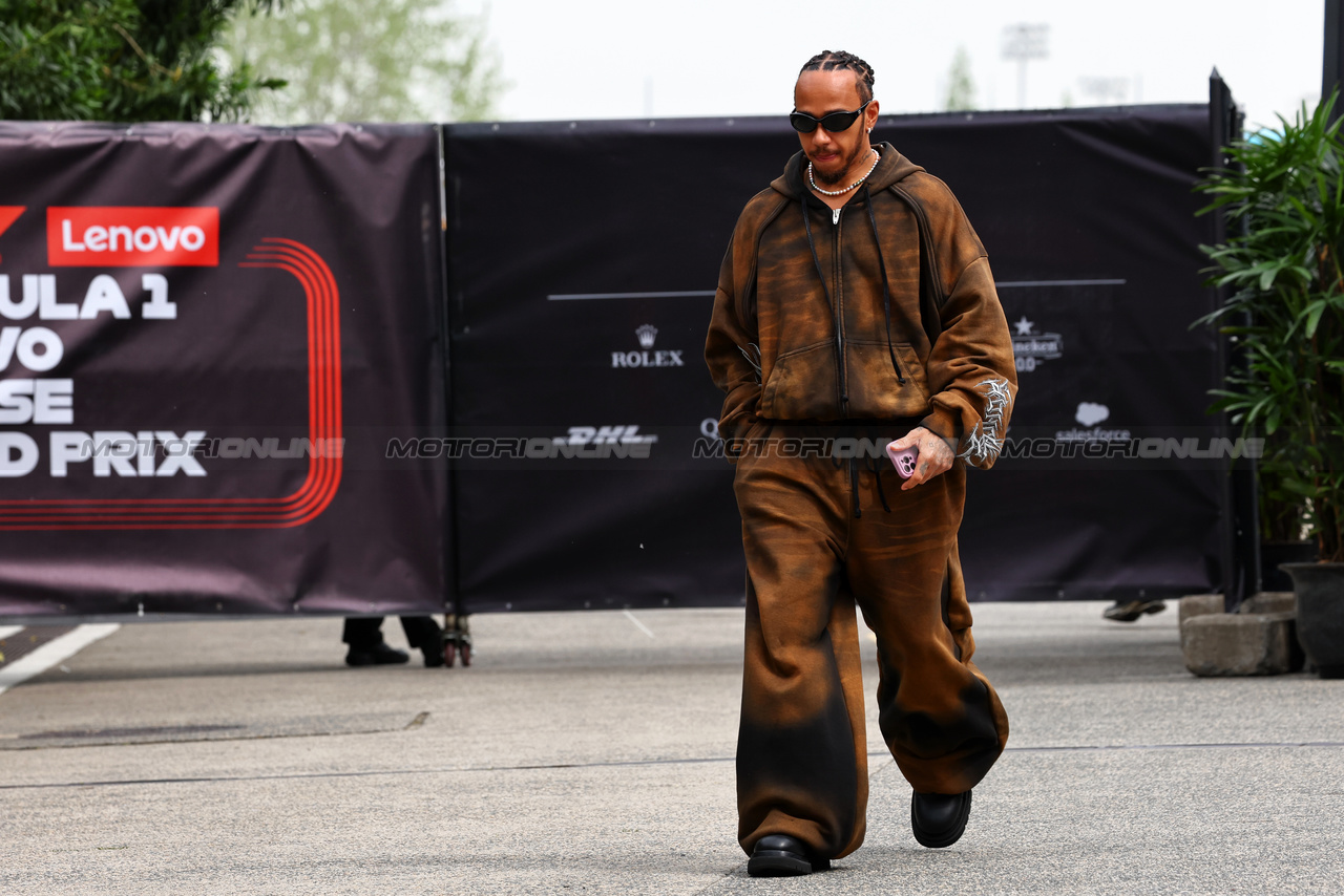 GP CINA, Lewis Hamilton (GBR) Mercedes AMG F1.

19.04.2024. Formula 1 World Championship, Rd 5, Chinese Grand Prix, Shanghai, China, Sprint Qualifiche Day.

- www.xpbimages.com, EMail: requests@xpbimages.com © Copyright: Batchelor / XPB Images