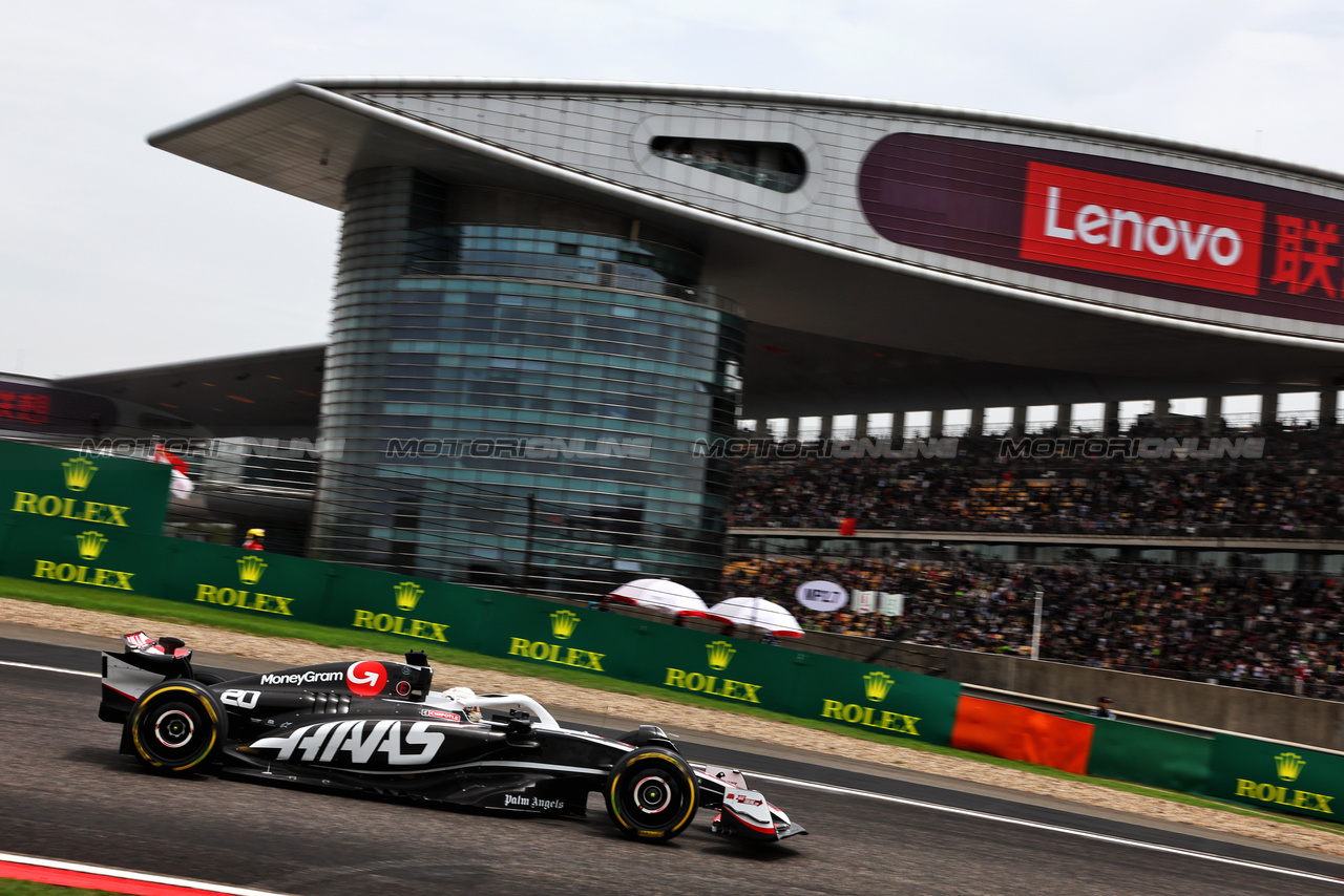 GP CINA, Kevin Magnussen (DEN) Haas VF-24.

19.04.2024. Formula 1 World Championship, Rd 5, Chinese Grand Prix, Shanghai, China, Sprint Qualifiche Day.

- www.xpbimages.com, EMail: requests@xpbimages.com © Copyright: Batchelor / XPB Images