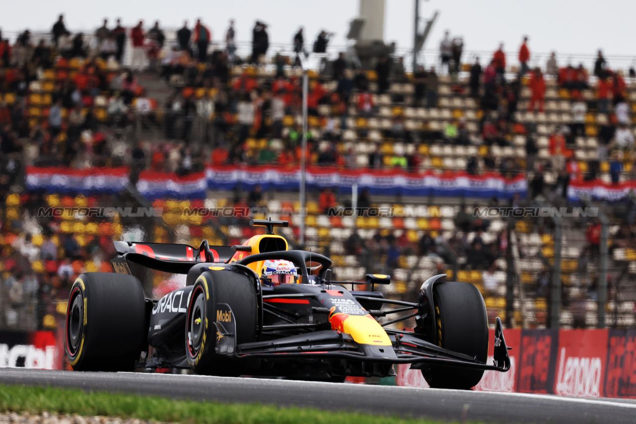 GP CINA, Max Verstappen (NLD) Red Bull Racing RB20.

19.04.2024. Formula 1 World Championship, Rd 5, Chinese Grand Prix, Shanghai, China, Sprint Qualifiche Day.

- www.xpbimages.com, EMail: requests@xpbimages.com © Copyright: Bearne / XPB Images