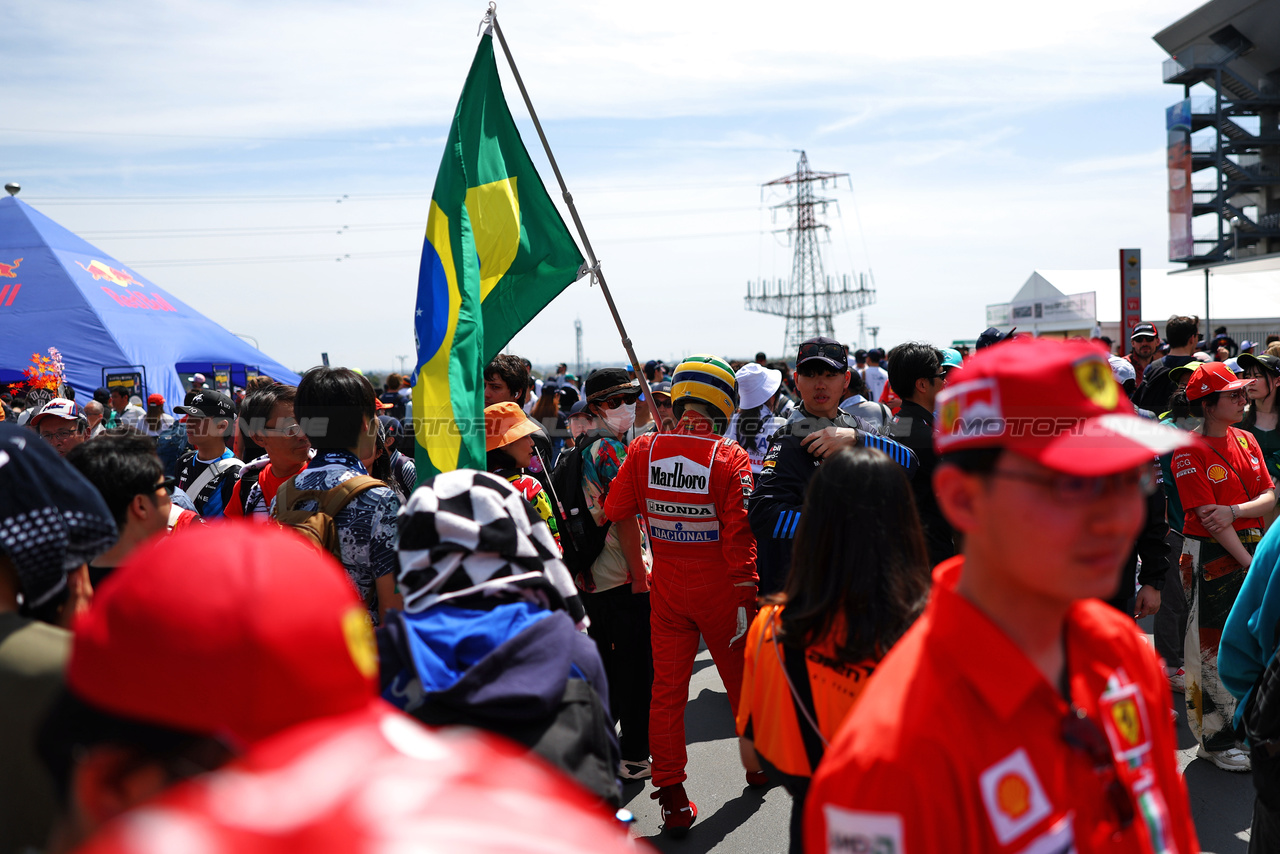 GP GIAPPONE, Circuit Atmosfera - Ayrton Senna fan.

07.04.2024. Formula 1 World Championship, Rd 4, Japanese Grand Prix, Suzuka, Japan, Gara Day.

 - www.xpbimages.com, EMail: requests@xpbimages.com © Copyright: Coates / XPB Images