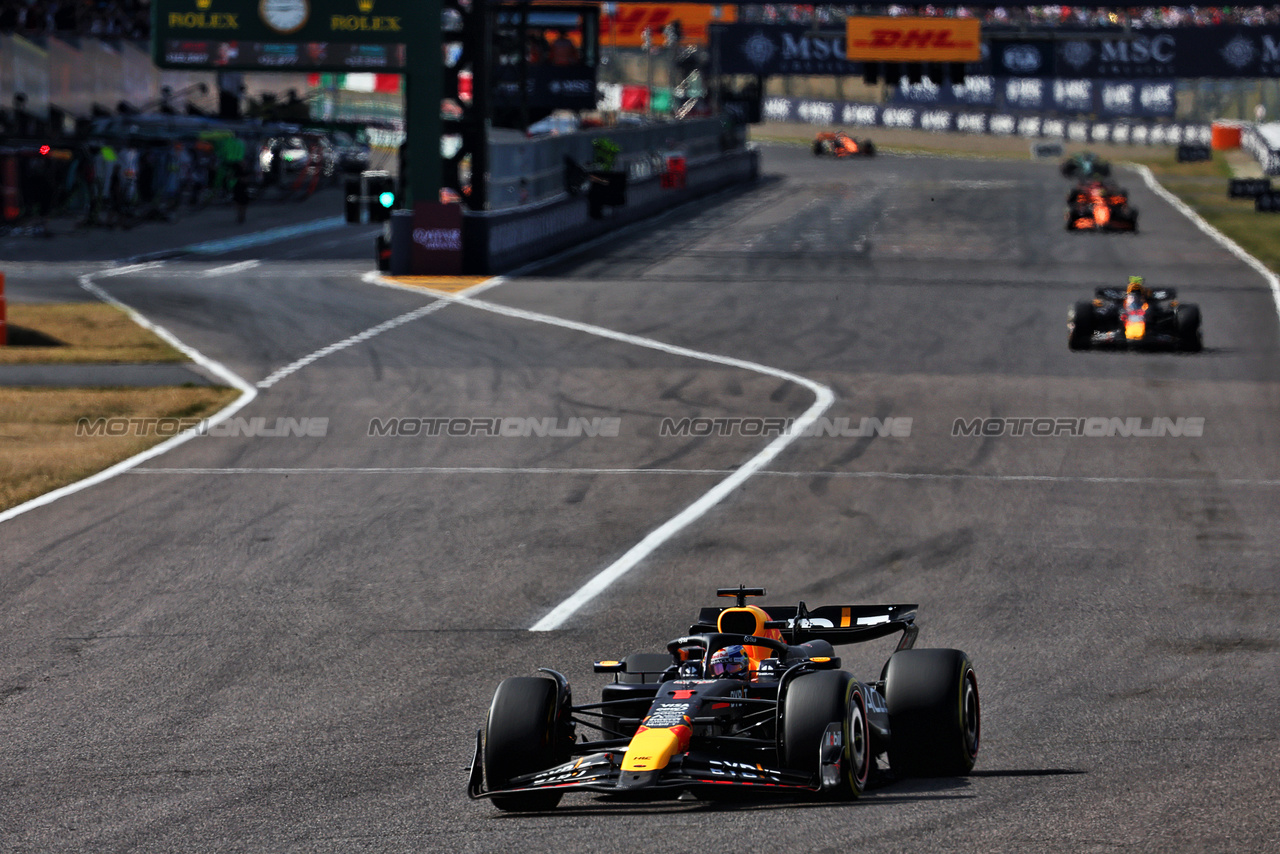 GP GIAPPONE, Max Verstappen (NLD) Red Bull Racing RB20.

07.04.2024. Formula 1 World Championship, Rd 4, Japanese Grand Prix, Suzuka, Japan, Gara Day.

- www.xpbimages.com, EMail: requests@xpbimages.com © Copyright: Batchelor / XPB Images